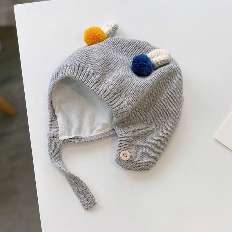 Mũ beanie Trùm Tai Giữ Ấm Đính Quả Bông Dễ Thương Cho Bé 0-12 Tháng Tuổi
