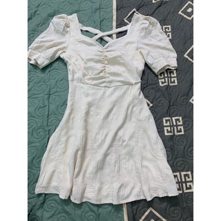 Đầm váy cổ vuông dễ thương