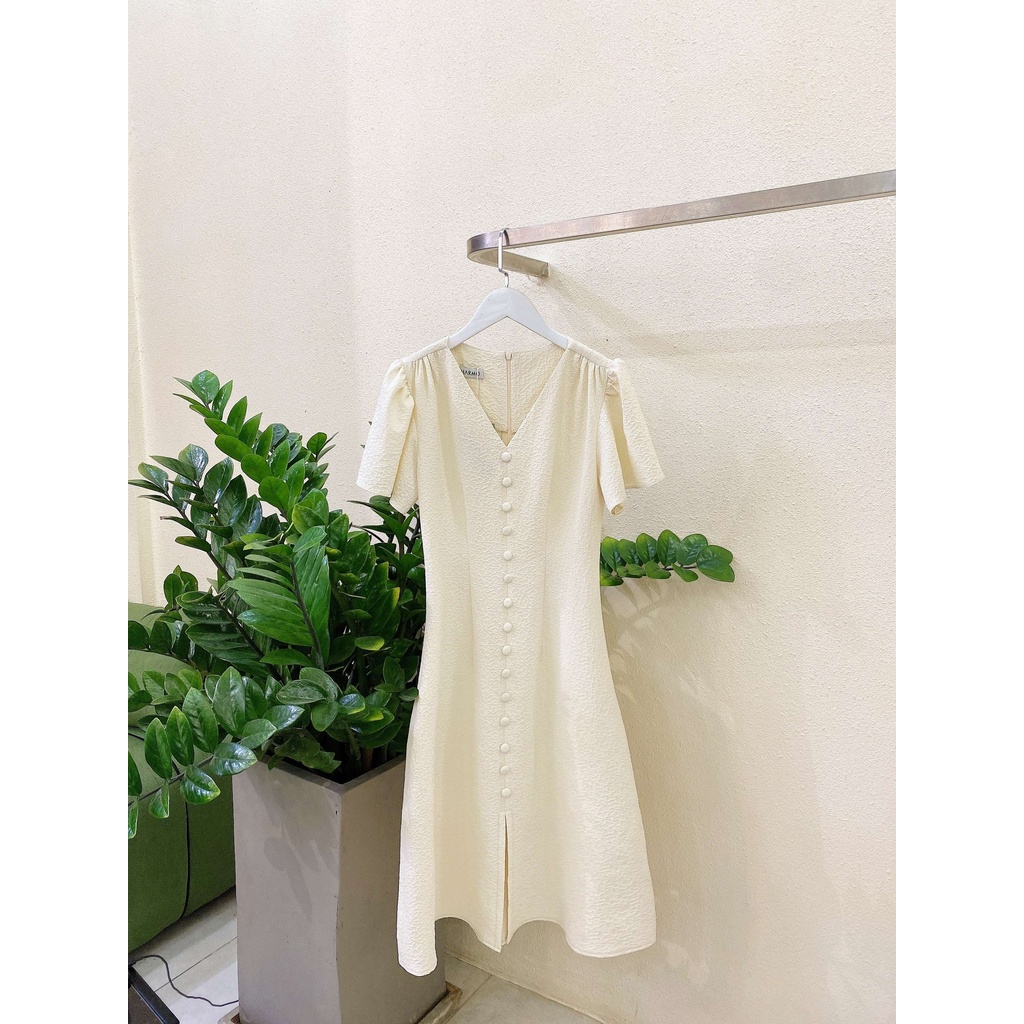 Đầm cổ tim CHARMO màu pastel form basic Button Vneck Dress