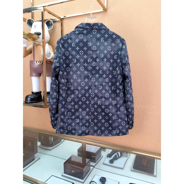 Áo khoác vest nam lịch lãm thời thượng hoạ tiế logo Louis Vuitton LV cao cấp 2022