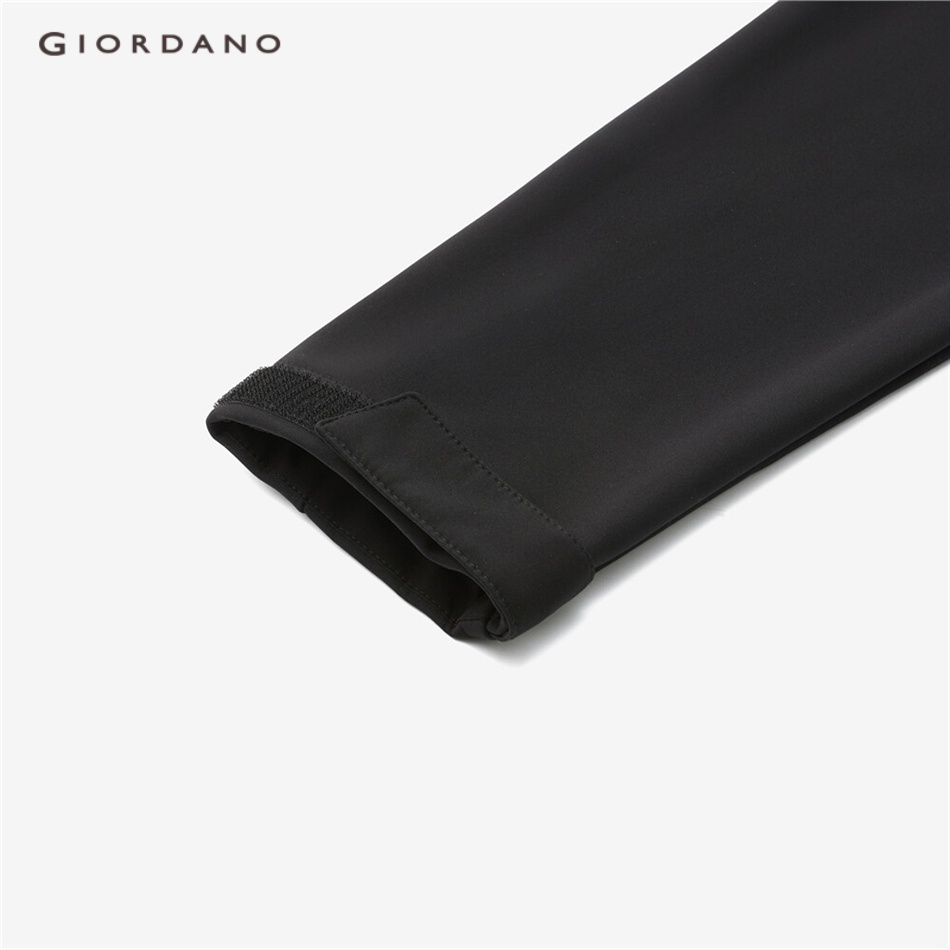 Áo khoác GIORDANO 01072677 tay ráp lót lông cừu tổng hợp dáng rộng có mũ trùm đầu dành cho nam