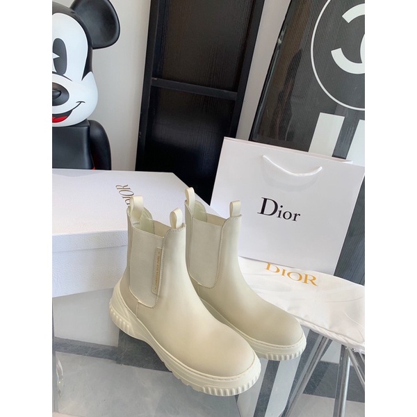Giày bốt nữ phong cách cá tính siêu hot 2022 Dior CD cap cấp