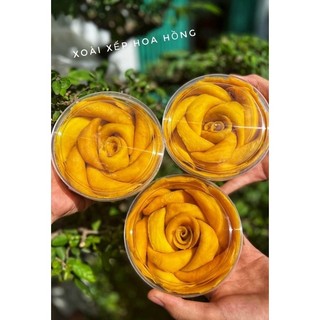 Xoài Cát sấy lạnh xếp hoa loại 1 hộp 300g