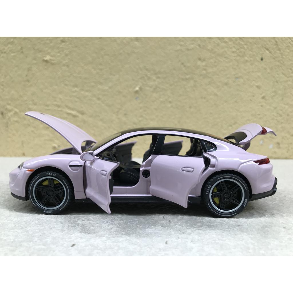 Mô hình xe Porsche Taycan S 2023 1:32