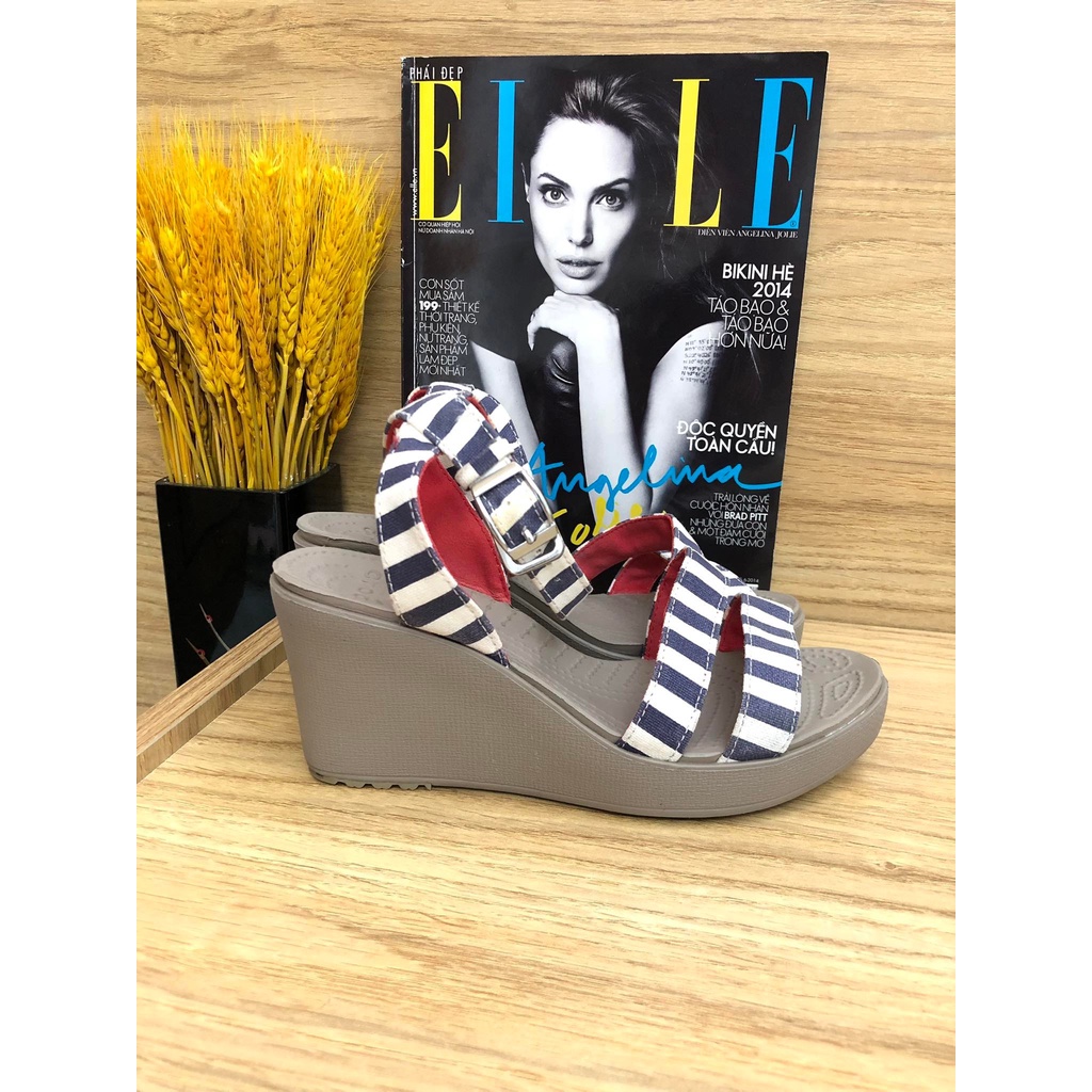 Đôi giày nữ hiệu Crocs chính hãng, đã qua sử dụng