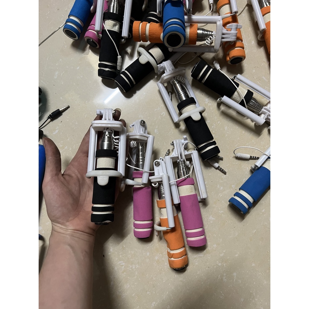 🌟 THANH LÝ , XƯỚC 🌟 Gậy Tự Sướng, Gậy Selfie Có Nút Bấm Hỗ Trợ Chụp Ảnh, Quay Phim Jack 3.5mm Nhỏ gọn chắc chắn mang du