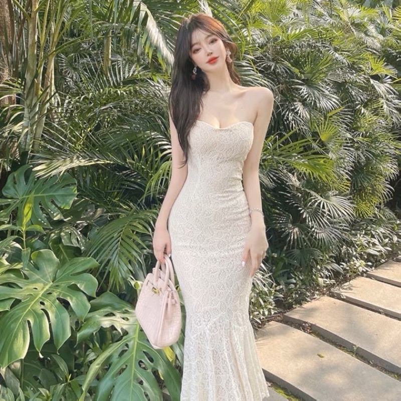 Váy Trắng Body Cúp Ngực Đuôi Cá Hàng Quảng Châu Chất Liệu Ren Dày Dặn - Qu.Clothing