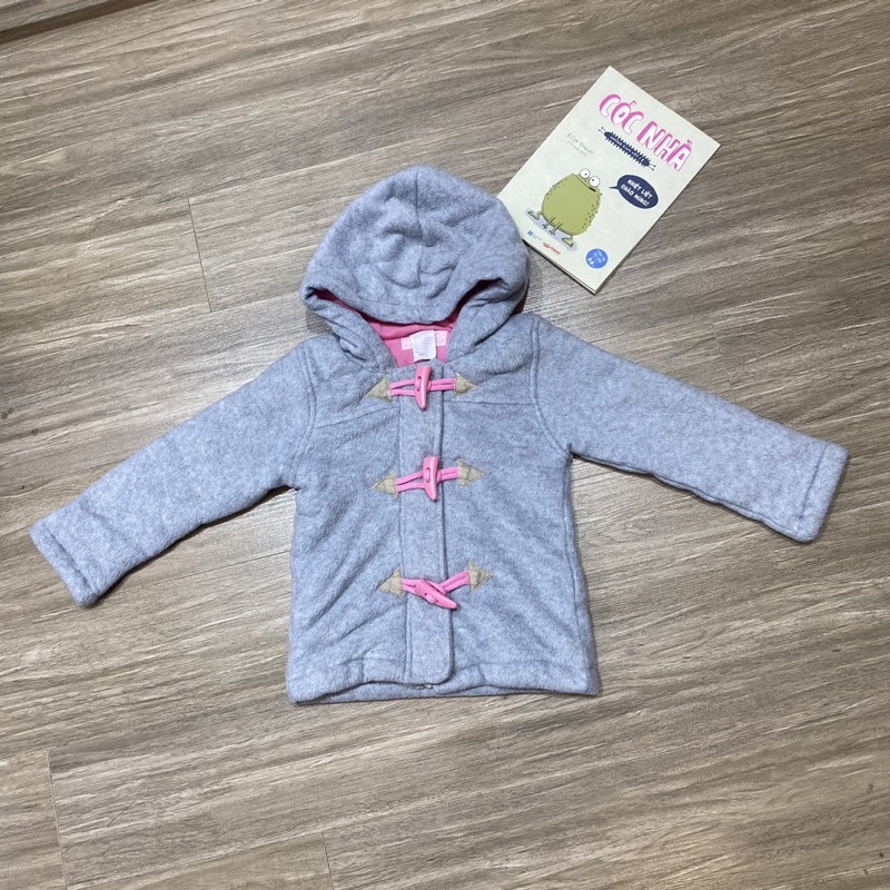 Áo khoác nỉ có mũ khuy sừng hàng 2hand cho bé gái size 6-9kg DTE10