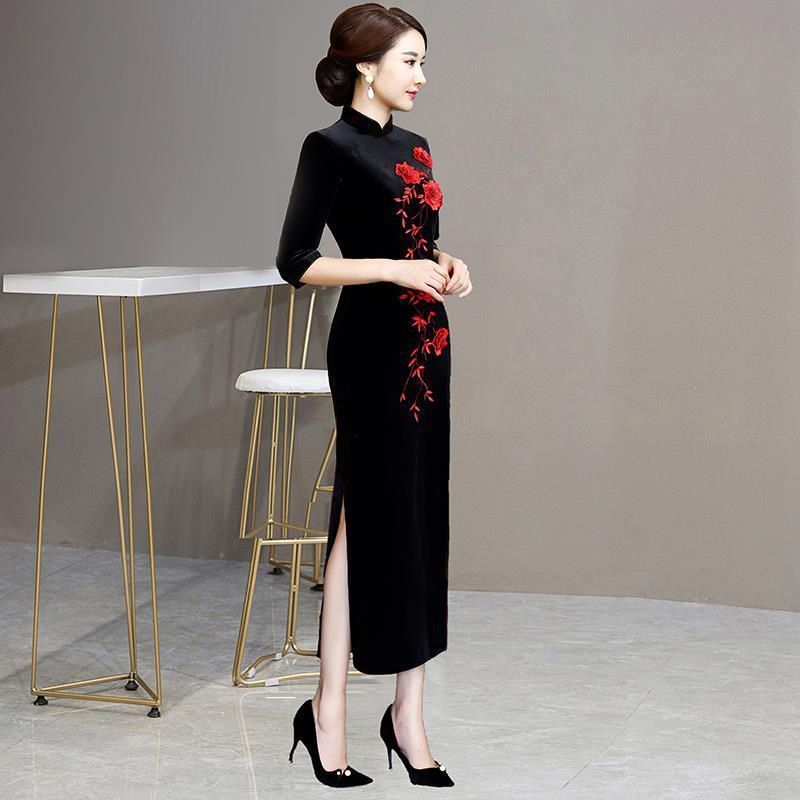 Đầm Sườn Xám Chất Nhung Dáng Ôm Thêu Họa Tiết Sang Trọng Thời Trang Xuân Thu Cho Phụ Nữ Trung Niên