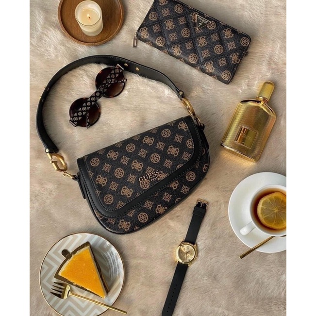 Túi guess dáng yên ngựa