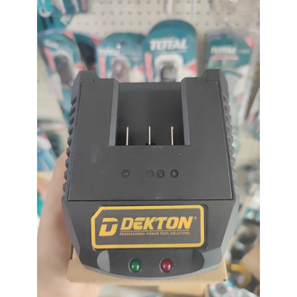 Sạc Dekton D20 Chân Pin DeWalt - Model D20-C1800