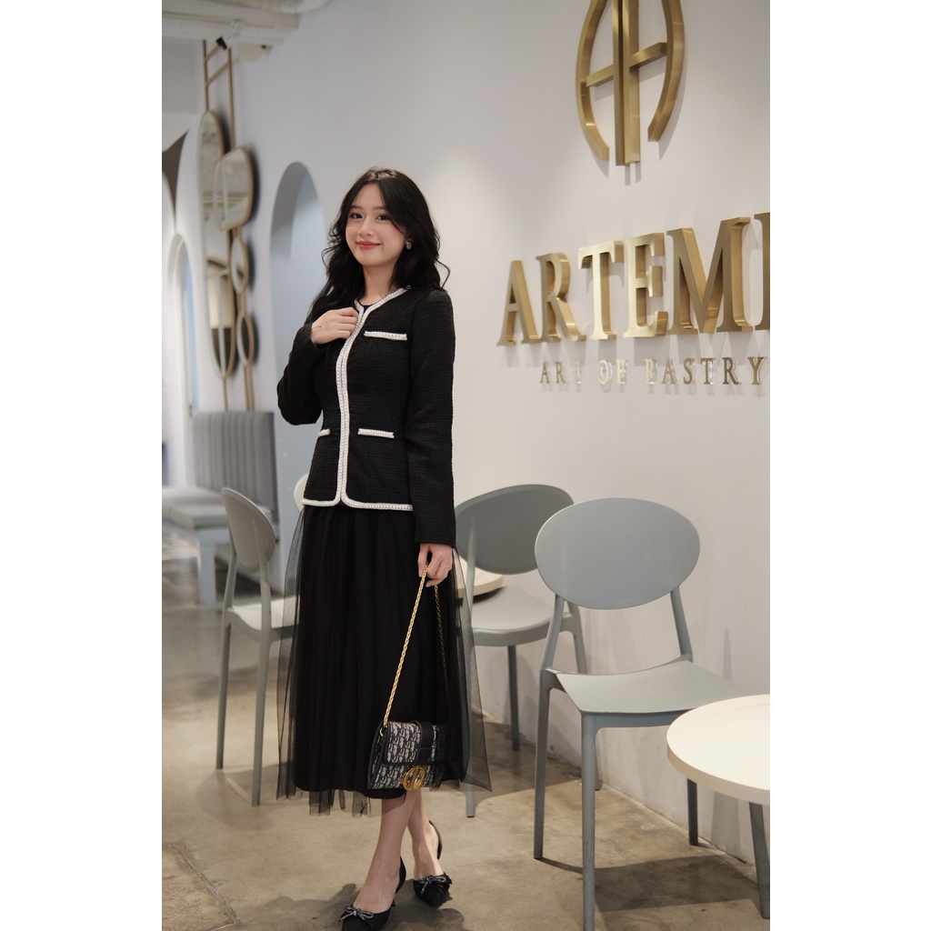 Áo dạ tweed CAMILLE JACKET  phối viền 2 màu đen trắng sang trọng, thanh lịch by Cherine