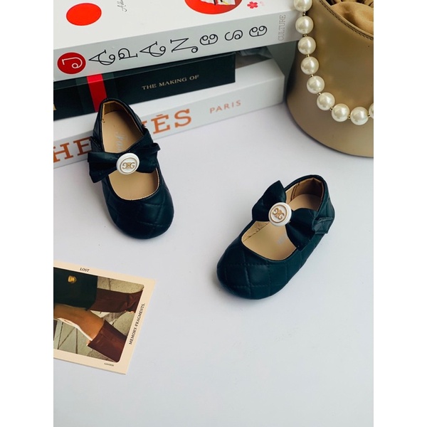 Búp bê trẻ em nơ