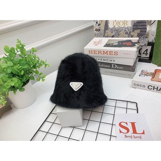 Mũ bucket lông thỏ prada