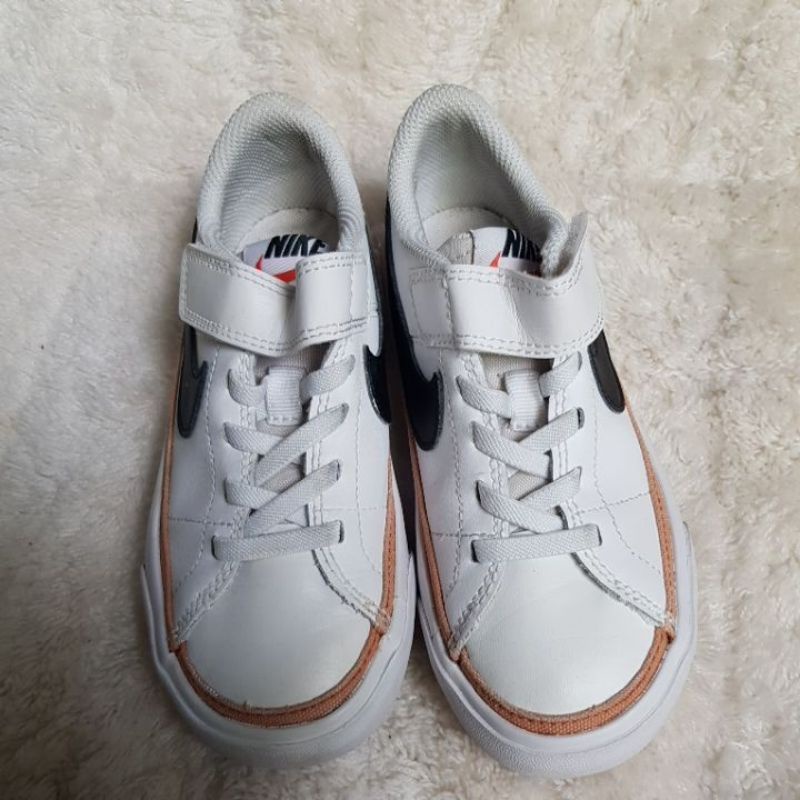 GIÀY SI TUYỂN TRẺ EM  - SZ 17CM MỚI 95%