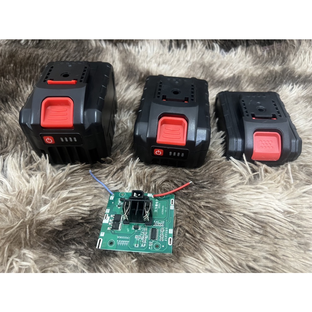 Vỏ mạch Voto China 18V - 21V 5S - 1P, 2P, 3P jack đứng. BN.