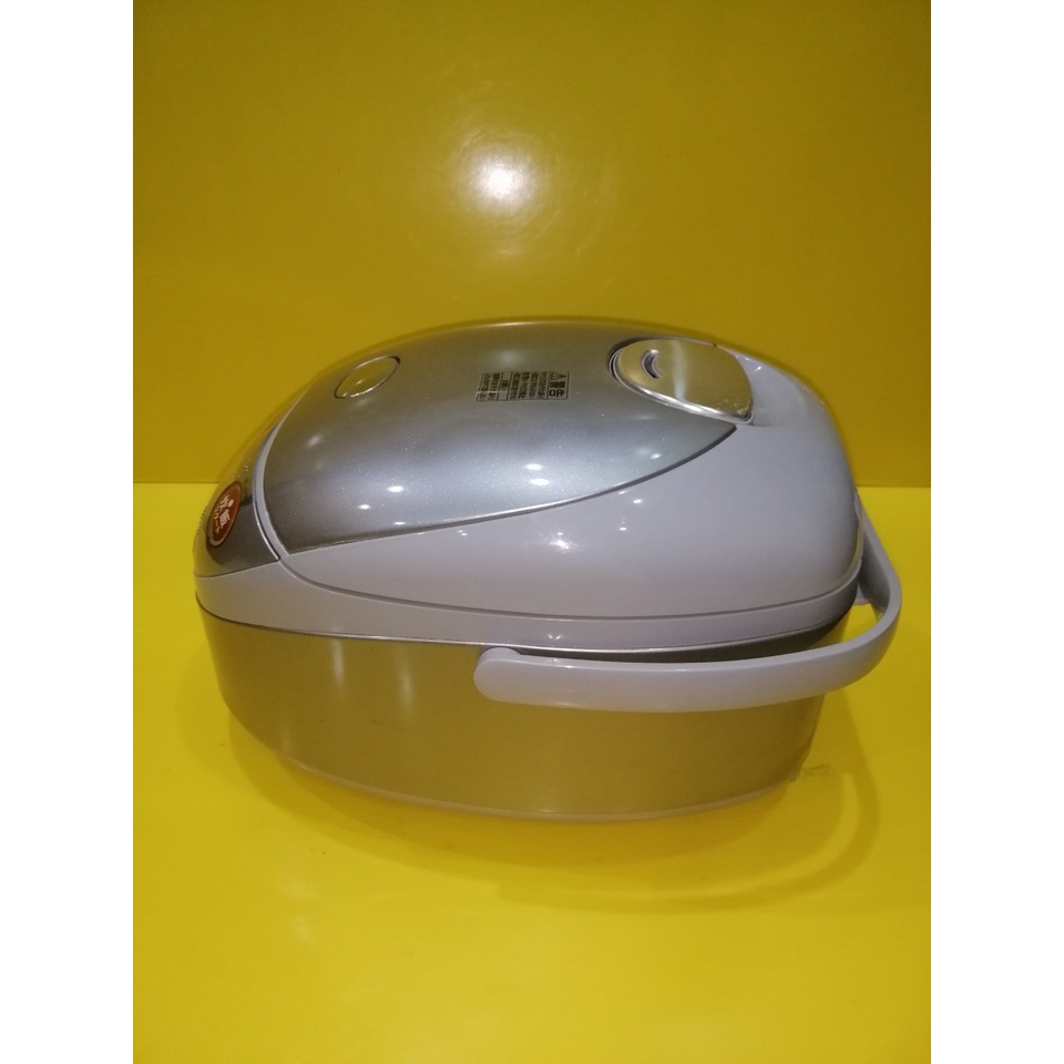Nồi cơm nội địa Nhật cao tần (IH) Toshiba RC-6XF (0.63L) (016905)