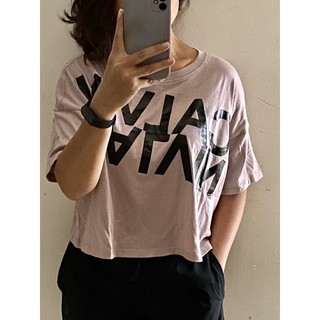 Áo crop top C K