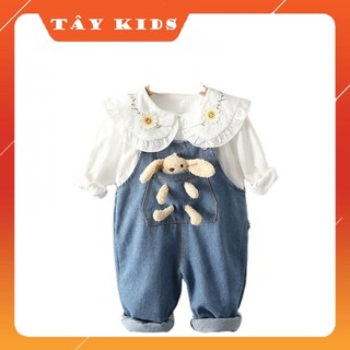 Set yếm jeans kèm sơ mi bé gái