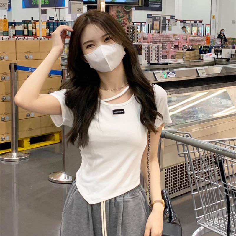 Áo croptop ngắn tay dây chéo cổ CBMOI vạt chéo, phong cách Hàn Quốc