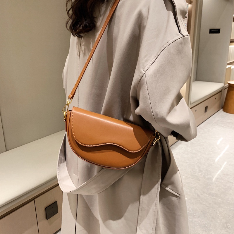 IELGY Túi Đeo Chéo Vai Kiểu Yên Ngựa Màu Trơn Có Khóa Nam Châm Thời Trang Cổ Điển Dành