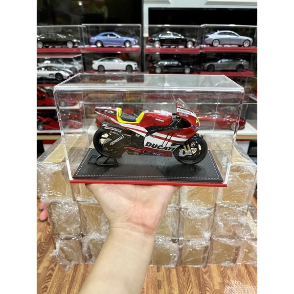 Hộp Mica Đế Da Trưng Bày Mô Hình Xe Motor 1:12