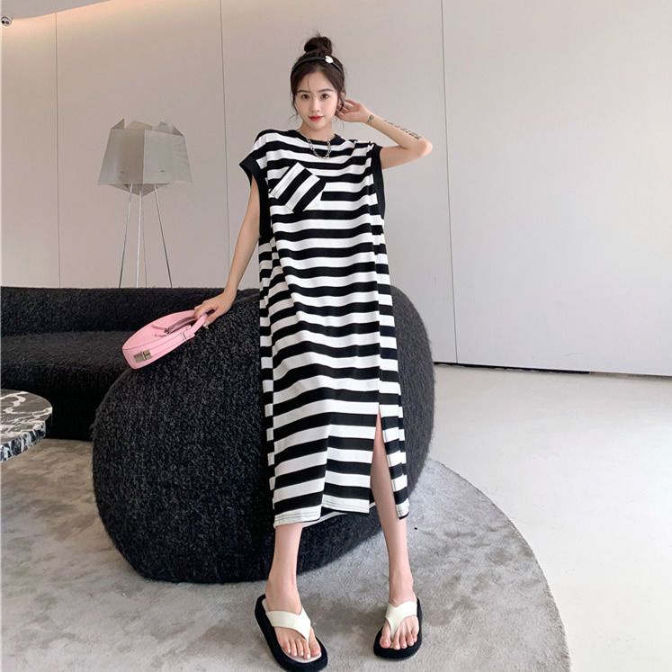 Đầm Thun Sát Nách Dáng Suông Xẻ Tà Kẻ Sọc Ngang Trẻ Trung Thời Trang Phong Cách Hàn Quốc