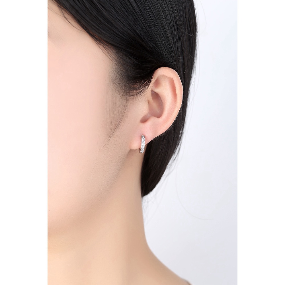 Bông tai nữ titan Doris tròn viền nửa vòng đá Gold / Silver / Rose Gold E1-405