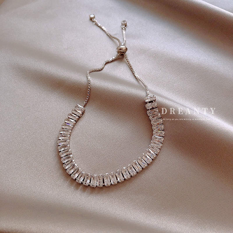 Vòng Tay Đính Đá Zircon Hình Hoa Đơn Giản Độc Đáo Phong Cách Hàn Quốc Cho Bạn Gái