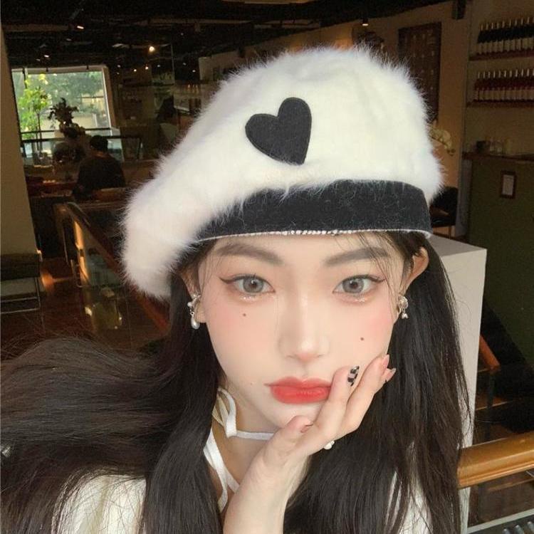 Mũ Beret Lông Nhung Màu Trắng Thêu Hình Trái Tim Xinh Xắn Cho Nữ
