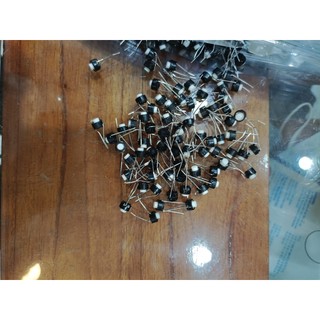 Nút nhấn 2 chân tròn trắng