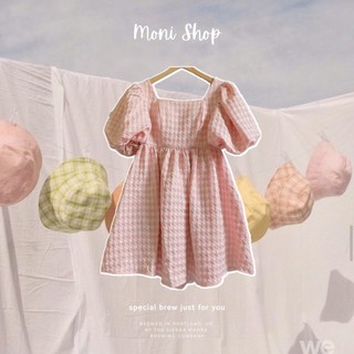 Váy babydoll gấm hở lưng tay phồng hồng, trắng