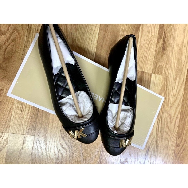 Giày MK auth sale , sẵn size 7~39 và size 8~39,5