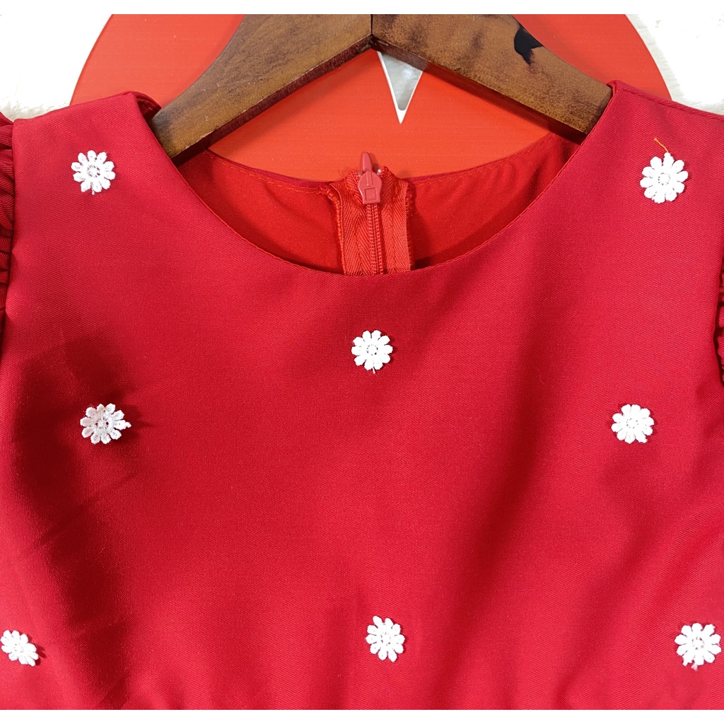 Đầm bé gái hàng thiết kế màu đỏ phối bông tuyết chơi Noel, chơi tết size từ  từ 1-8 tuổi