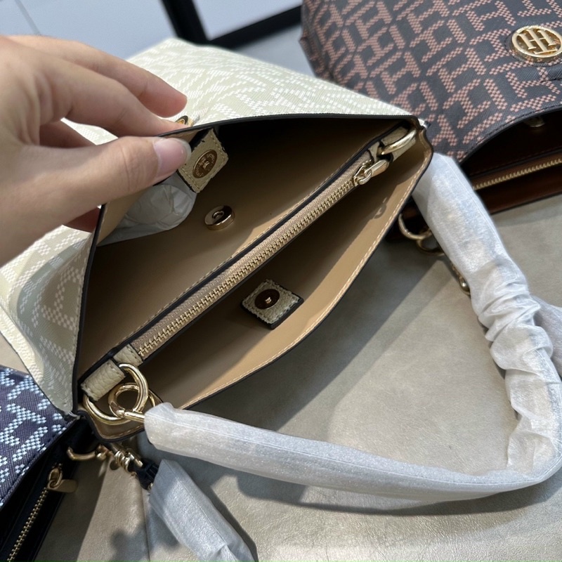 TÚI XÁCH BUCKET TOMMY HILFIGER