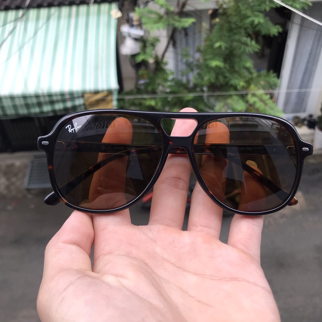 KÍNH RAYBAN ITALY HÀNG CHÍNH HÃNG ĐÃ QUA SỬ DỤNG. TRÒNG THỦY TINH CHỐNG UV. THỜI TRANG DÀNH CHO CẢ NAM VÀ NỮ