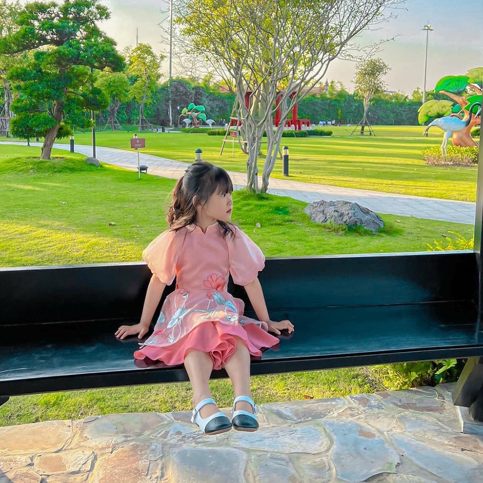 Áo Dài Cho Bé Gái Cách Tân Họa Tiết Hoa Sen Tay Bồng Chất Tơ Óng Mềm Mại Màu Sắc Nhẹ Nhàng 8 - 32Kg