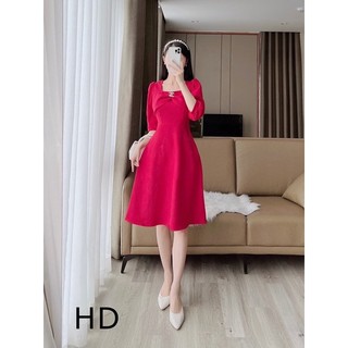 Đầm nhung tăm nơ ngực