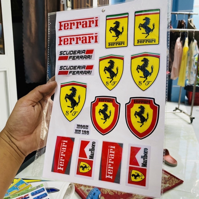 Nguyên vỉ tem logo nổi ferrari