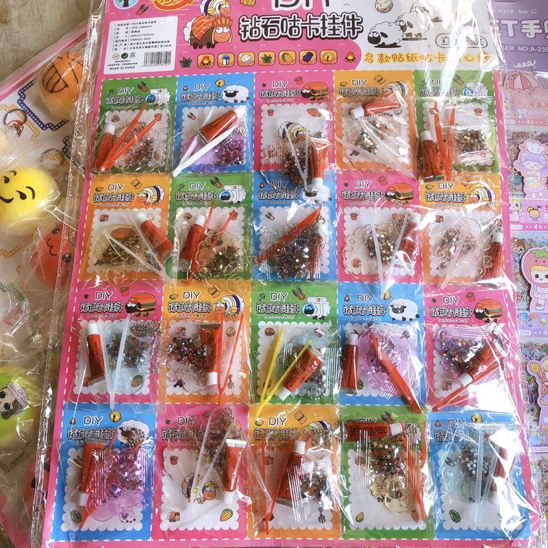 Vỉ 20 bộ đính đá tự do sáng tạo bé khéo tay ( đá , nhíp , keo , miếng đính )