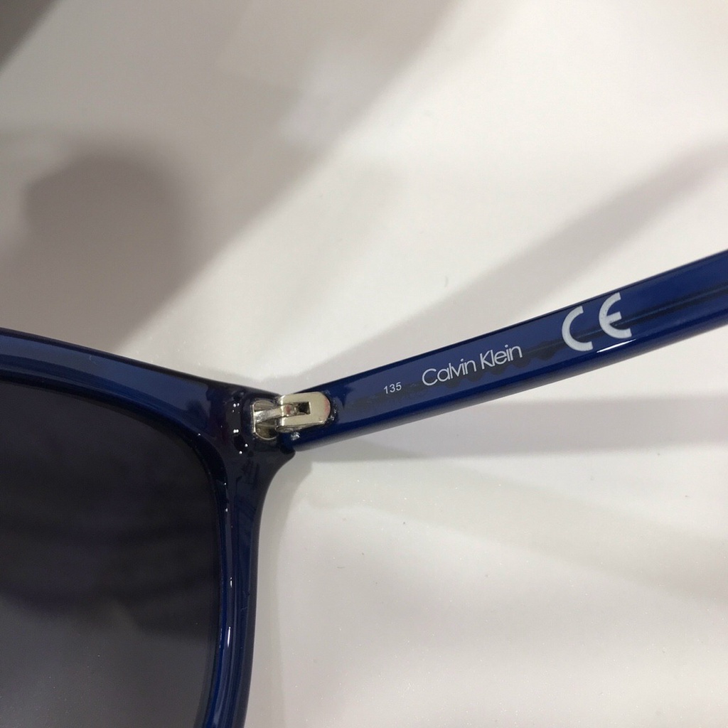 Kính Calvin klein