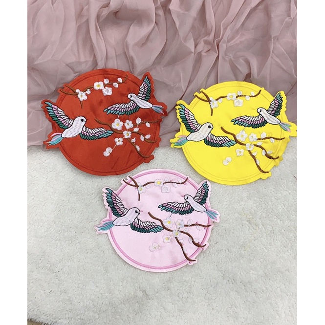 Hình tròn thêu gắn áo dài 2 chim hoa