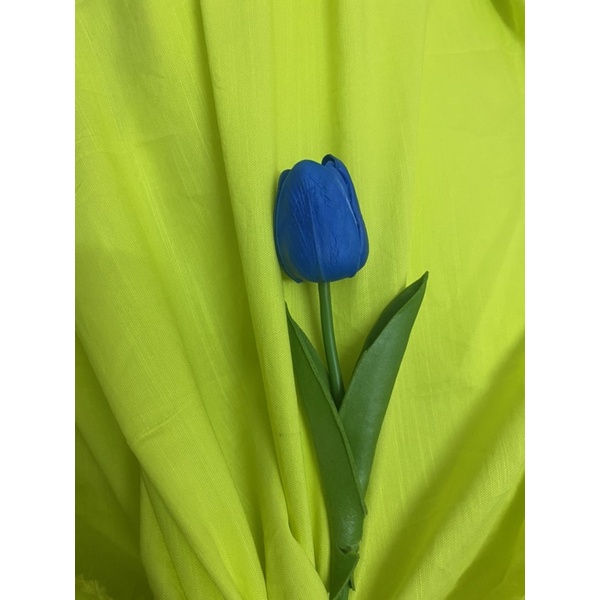 Vải linen đũi, màu xanh dạ quang ( như ảnh), chất rất mềm, nhưng không giãn, chất mặt mát