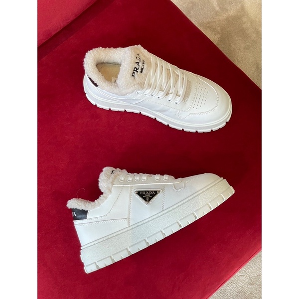 Giày thể thao nữ sneaker mùa đông lót lông ấm áp Prada 2022 cao cấp