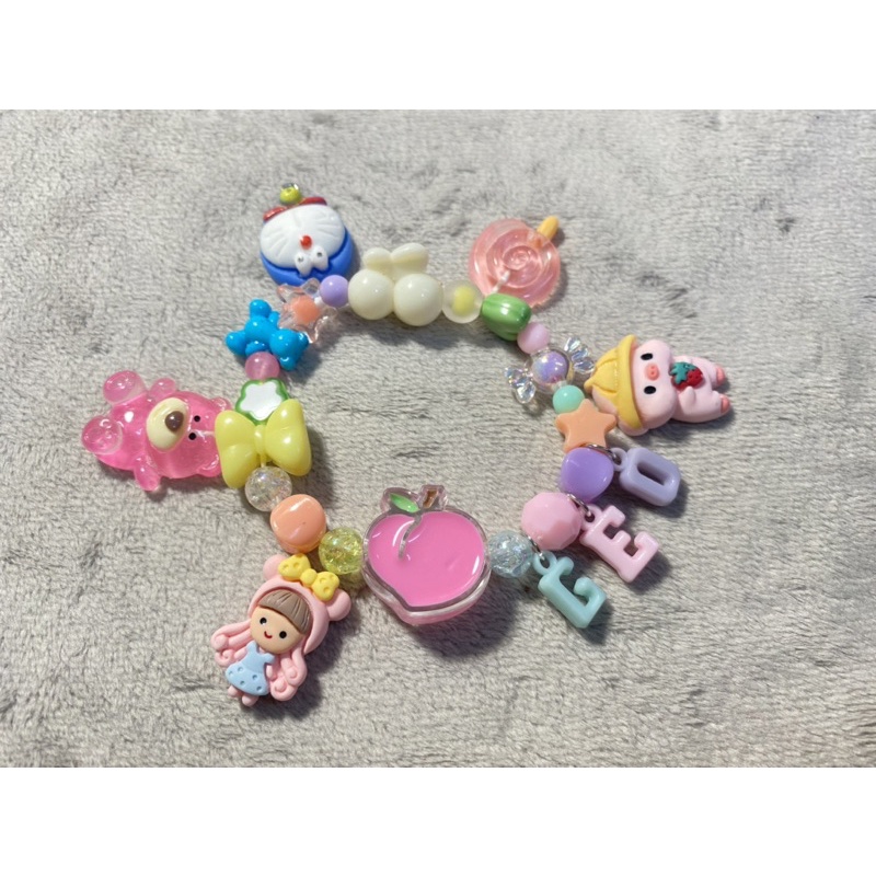 Vòng tay phối hạt nhựa lớn