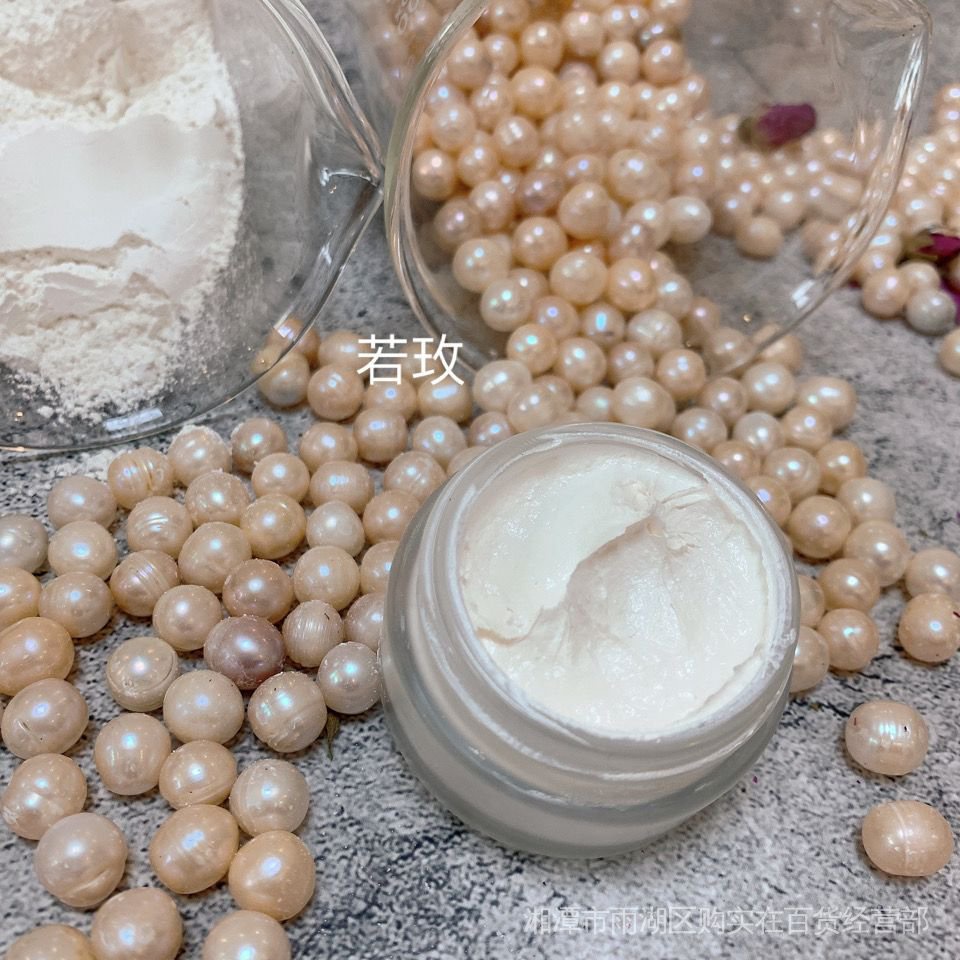 Kem Ngọc Trai Nhân Sâm Tự Nhiên Giúp Trẻ Hóa Làn Da Và Làm Sáng Da