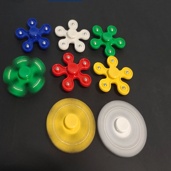 Con quay spinner cho bé, con quay mini 5 cánh bằng nhựa giá rẻ làm quà tặng học sinh