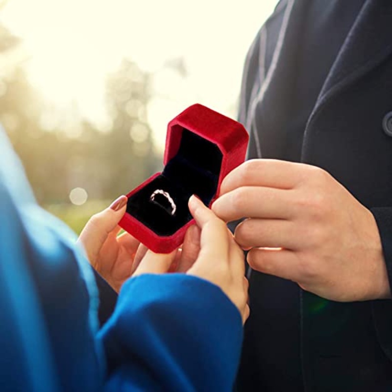 Hộp Đựng Nhẫn Cưới Hình Vuông Chất Liệu Nhung Dùng Làm Quà Tặng Valentine
