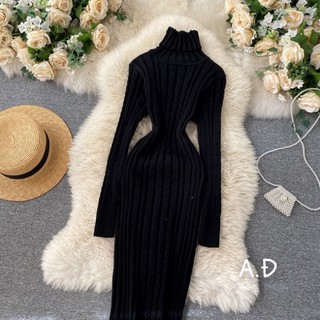 Đầm body len vặn thừng cổ lọ