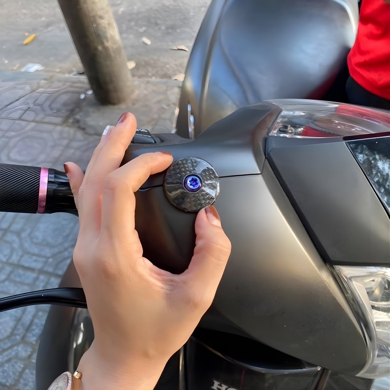 Ốc Đậy Chân Kính Sh 125, Sh 150, Sh 300 Carbon  Xịn Sò Kèm Ốc Gắn - Giá 1 Con - Đồ Chơi Xe Sh